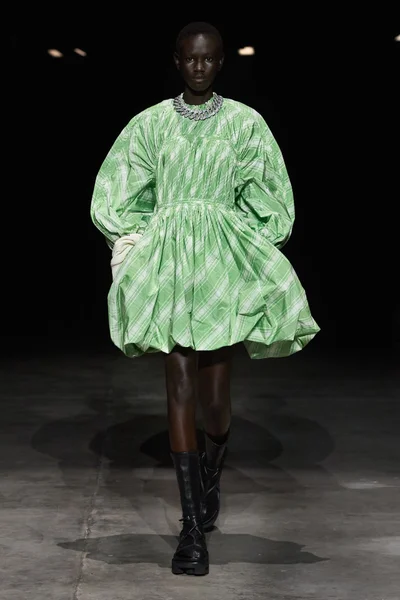 Look 54